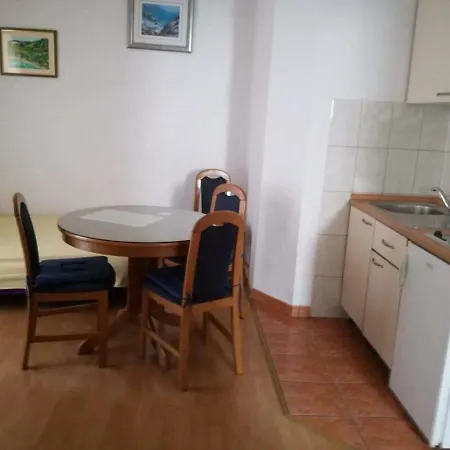 Janadora Apartment *