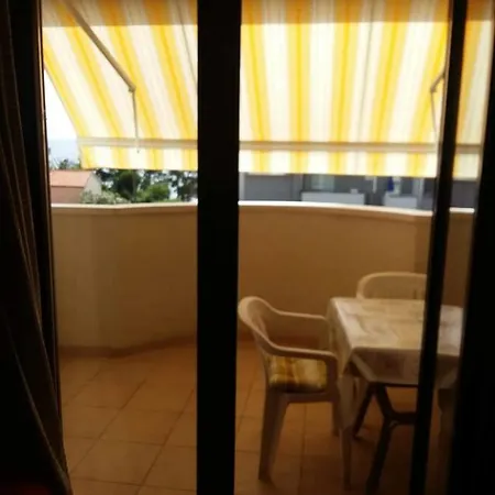 Janadora Apartment *
